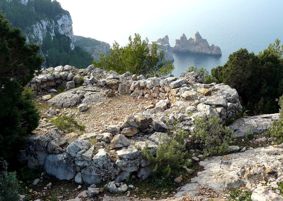 torres_den_lluc_ibiza_vinyadenpalerm_agroturismo